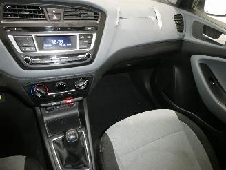 Hyundai I-20 1.3 picture 13