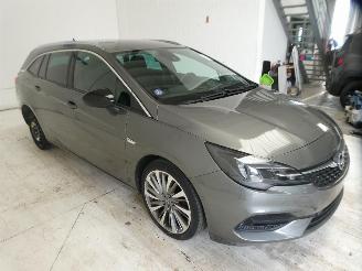 Opel Astra TOURER picture 11