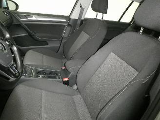 Volkswagen Golf 1.6D VARIANT TRENDLI picture 16