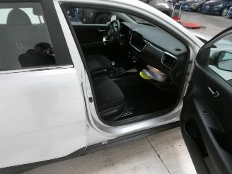 Kia Stonic 100 PULSE DCT picture 14