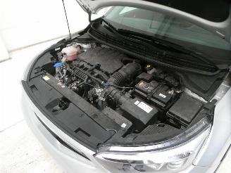 Kia Stonic 100 PULSE DCT picture 30