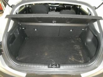 Kia Stonic 100 PULSE DCT picture 24