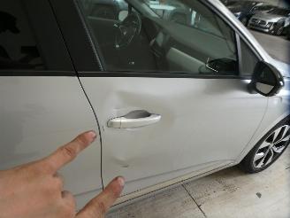 Renault Clio  picture 10