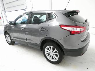 Nissan Qashqai 1.2 picture 4