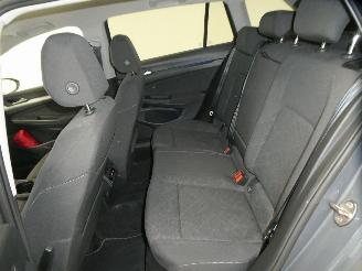 Volkswagen Golf 2.0D VARIANT LIFE picture 24