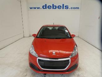 Damaged car Peugeot 208 LIKE 2018/9
