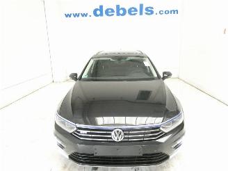Damaged car Volkswagen Passat GTE 2016/9
