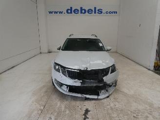 uszkodzony samochody osobowe Skoda Octavia AMBITION 2020/10