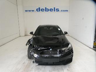 krockskadad bil auto BMW 1-serie 2.0D D 2021/2