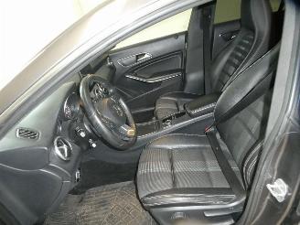 Mercedes 200-serie 200 D picture 21