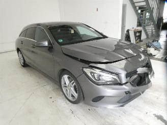 Mercedes 200-serie 200 D picture 15