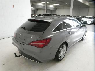 Mercedes 200-serie 200 D picture 14