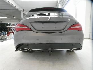 Mercedes 200-serie 200 D picture 13