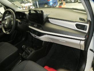 Suzuki Swift GL+ picture 14