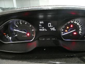 Peugeot 208 LIKE picture 17