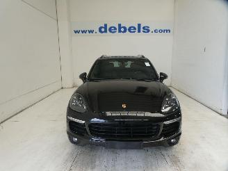 Damaged car Porsche Cayenne  2017/9
