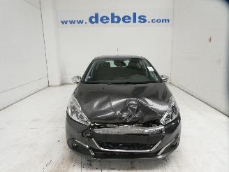 krockskadad bil auto Peugeot 208 ALLURE 2016/3