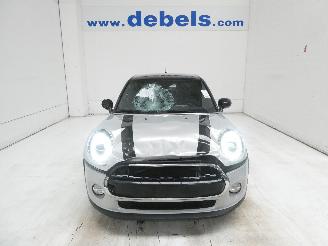 Vaurioauto  passenger cars Mini Cooper 1.5 2019/4