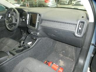 Volvo XC40 MOMENTUM picture 10