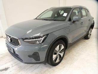 Volvo XC40 MOMENTUM picture 3