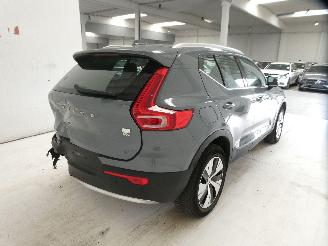 Volvo XC40 MOMENTUM picture 8