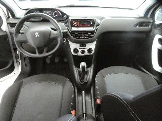 Peugeot 208 LIKE picture 13