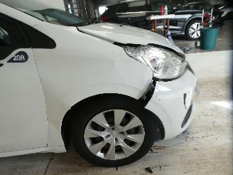 Peugeot 208 LIKE picture 10