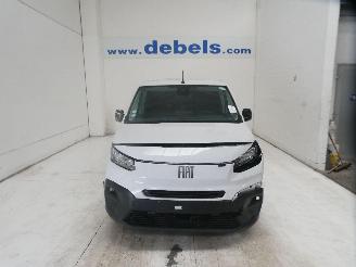 skadebil bedrijf Fiat Doblo 1.5D DOBLÃ’ 2024/12