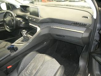 Peugeot 5008 II ALLURE picture 11
