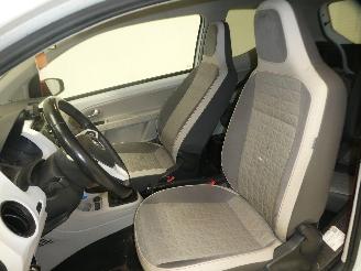 Volkswagen Up! BEATS picture 16