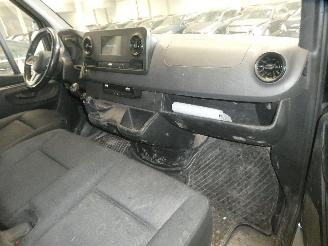 Mercedes Sprinter 2.2D 215 CDI picture 12