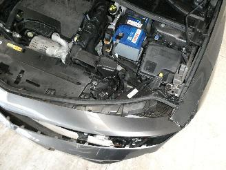 Opel Astra 1.2 EDITION picture 24