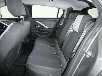 Opel Astra 1.2 EDITION picture 19