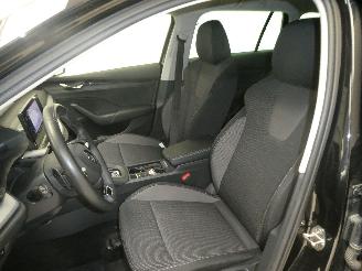 Skoda Octavia 2.0D FIRST EDITIO picture 17