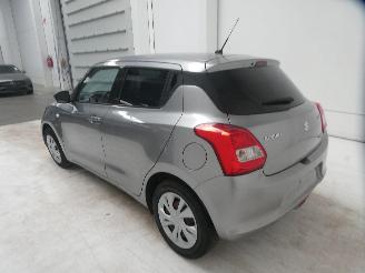 Suzuki Swift GL picture 5
