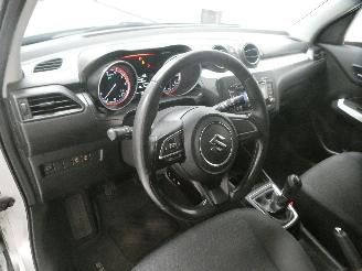Suzuki Swift GL picture 18