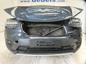 Volvo XC40 MOMENTUM picture 3