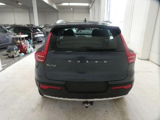 Volvo XC40 MOMENTUM picture 8