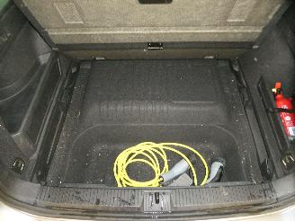 Volkswagen Passat GTE picture 21