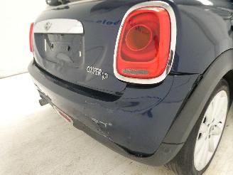 Mini Cooper 1.5D  D picture 10