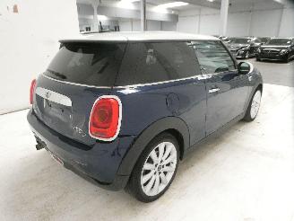 Mini Cooper 1.5D  D picture 9