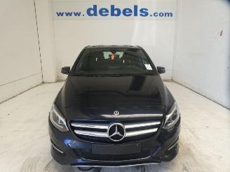 krockskadad bil auto Mercedes B-klasse B 180 2017/6