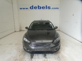 Schadeauto Ford Focus TITANIUM 2016/10