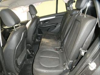 BMW 2-serie 216D picture 21