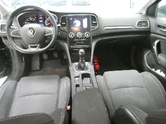 Renault Mégane IV GRANDTOUR picture 15