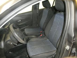 Peugeot 208 II LIKE picture 19