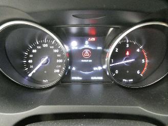 Land Rover Range Rover Evoque 2.0D picture 16