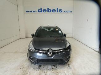 krockskadad bil auto Renault Clio IV GRANDTOUR CO 2020/2