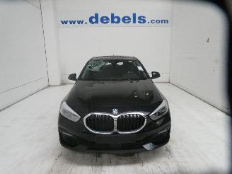 damaged passenger cars BMW 1-serie 1.5D D 2021/11