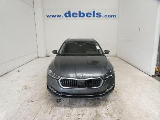Vaurioauto  passenger cars Skoda Octavia 1.0 AMBITION 2021/7